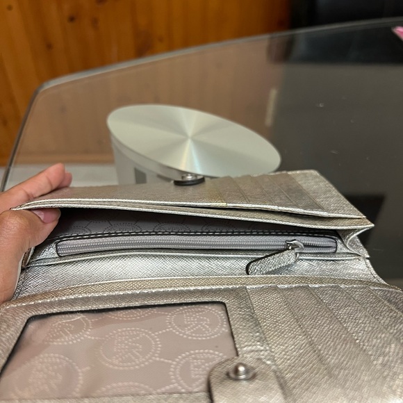 Michael Kors silver monogram wallet - Picture 3 of 5